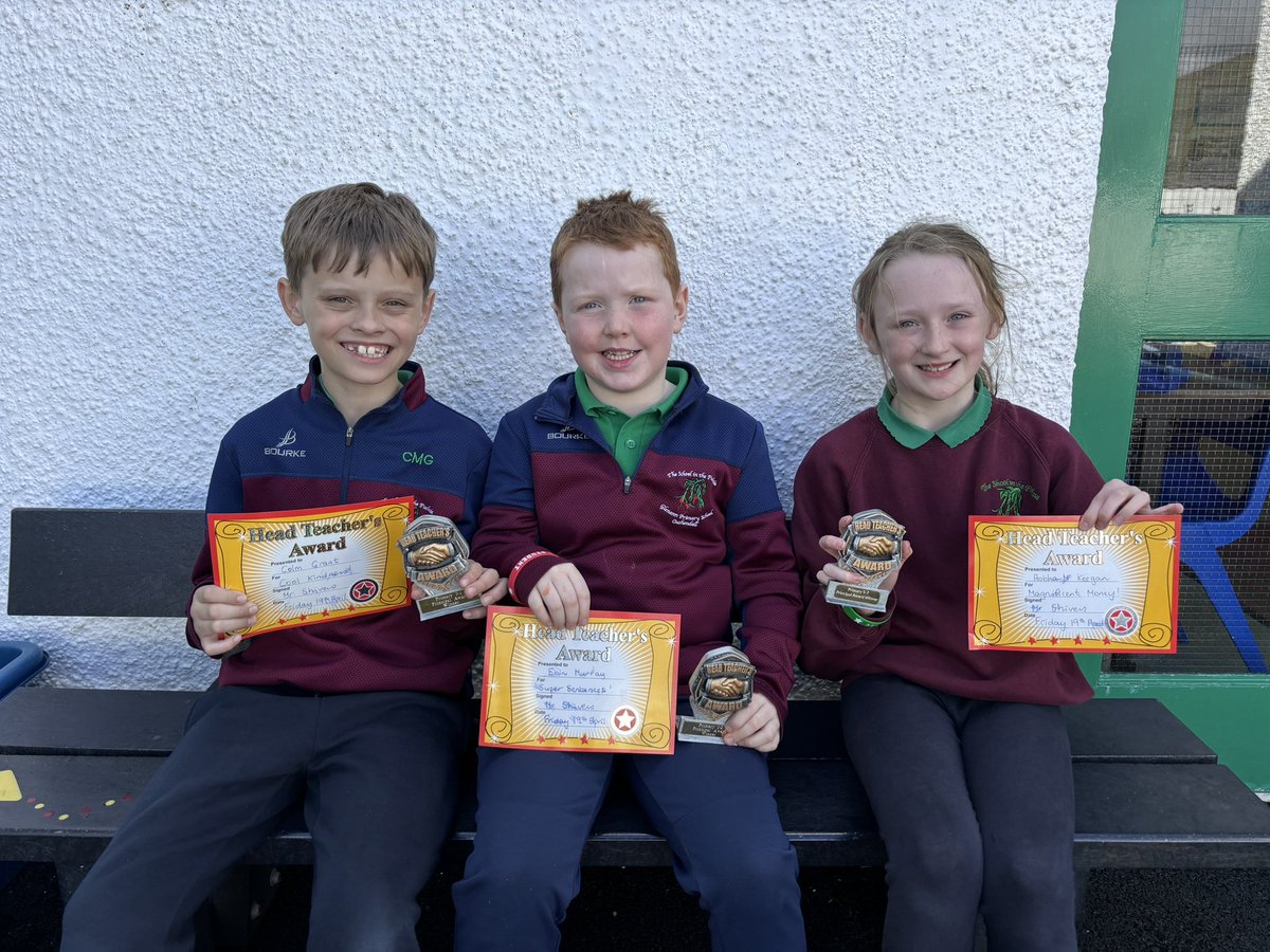 👏🏼 PRINCIPAL AWARD 🏆 Principal Awards were awarded this week for… ⭐️ SUPER SENTENCES ⭐️ COOL KINDNESS ⭐️ MAGNIFICENT MONEY 💫 Well done to all our winners this week👏🏼