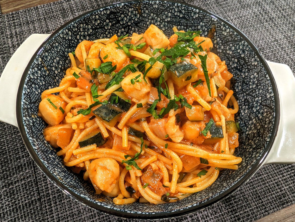 Scallop and zucchini gochujang pasta