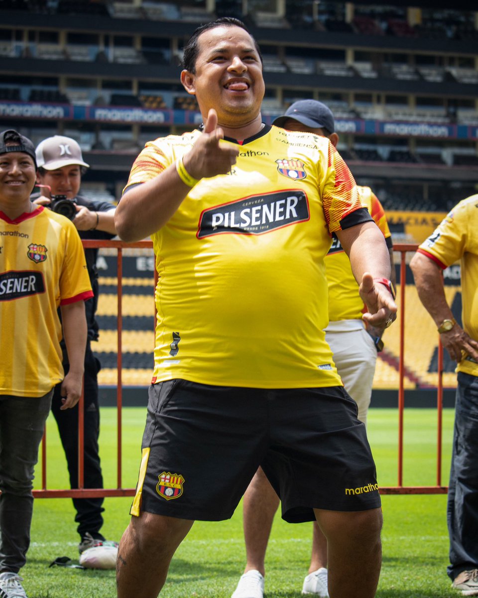 sociosbsc's tweet photo. Tírate qué? Tírate un paso 🔉🤪

Los #SociosCumpleañeros bailaron al ritmo de Braiian Oyola 😎

#BarcelonaSomosTodos + Sus Socios https://t.co/69amzFwuJM