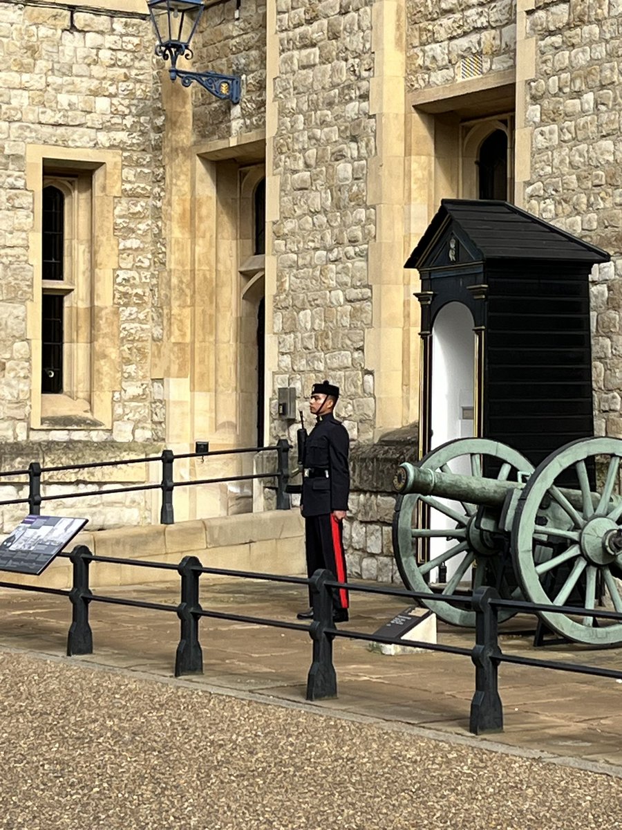 The Gurkhas on duty today at the Tower of London @HRP_palaces. #toweroflondon #gurkhas