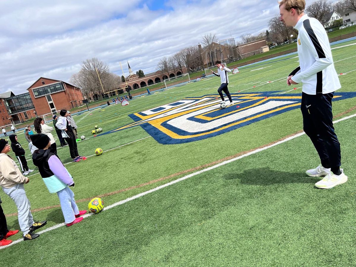 BVUMSoccer's tweet photo. Had a blast hosting our third annual Youth Soccer Day! Thanks to everyone that came out to celebrate with @bvumsoccer this morning! #BeaversBuild #BeaverNation #FutureBeavers https://t.co/0k2iAPOu0H