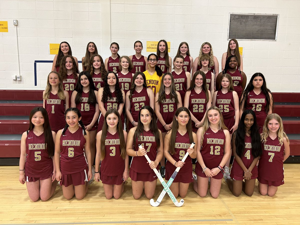 MendonFH's tweet photo. Strong start to the season for modified♥️🏑💛 https://t.co/BqnHDQoRFF