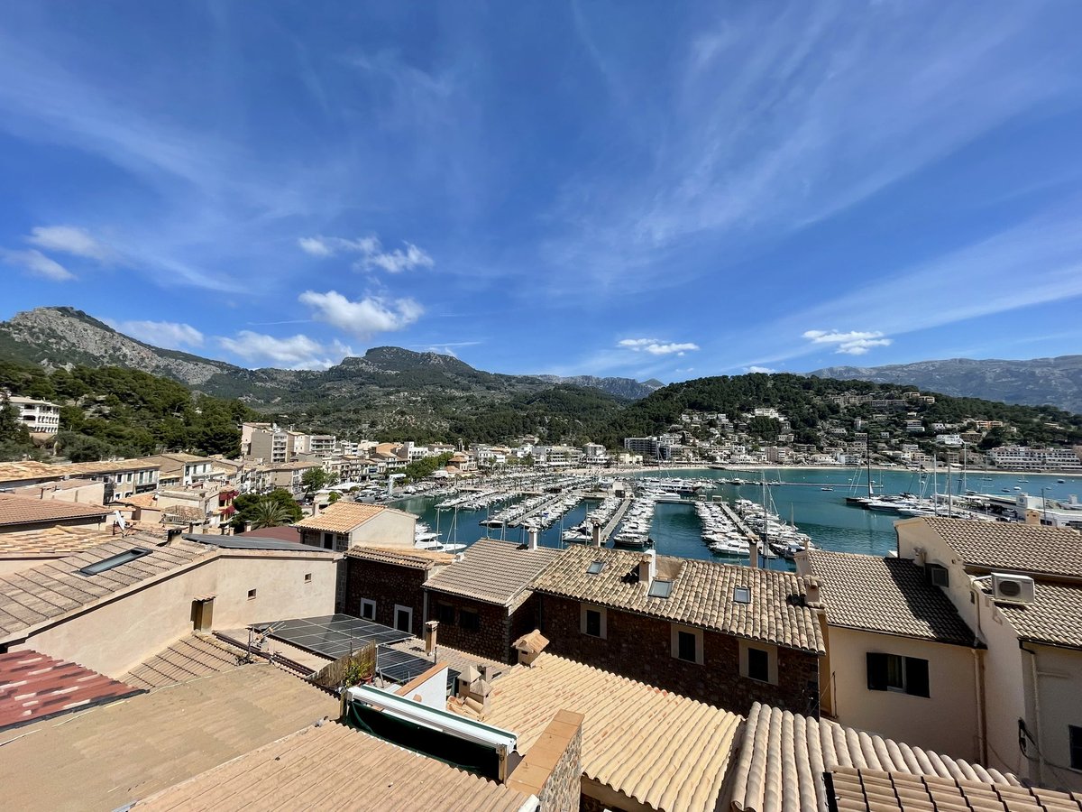 _timwiddowson's tweet photo. #PortDeSoller #Mallorca very lovely indeed. https://t.co/XJSo0Kav6J