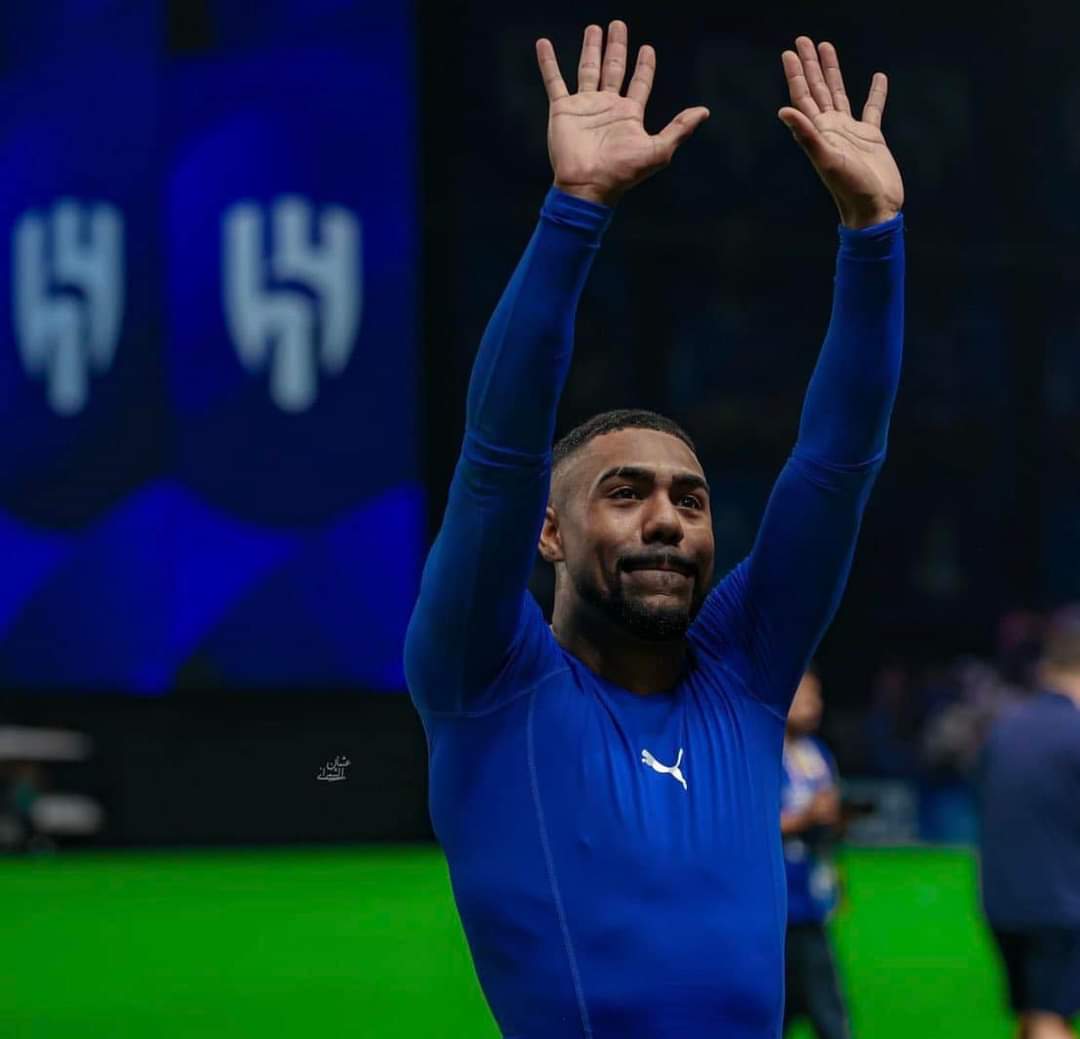 التغريده برجعلها يوم 23 ابريل الساعه 12 الليل

من يثق بتأهل الهلال يرفع يده 💙💙✋🏼