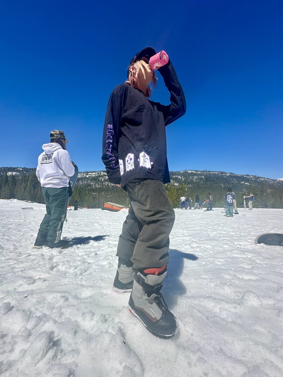 jasondesimone's tweet image. ☀️👻😎✌🏼🏂
#GotchiGang