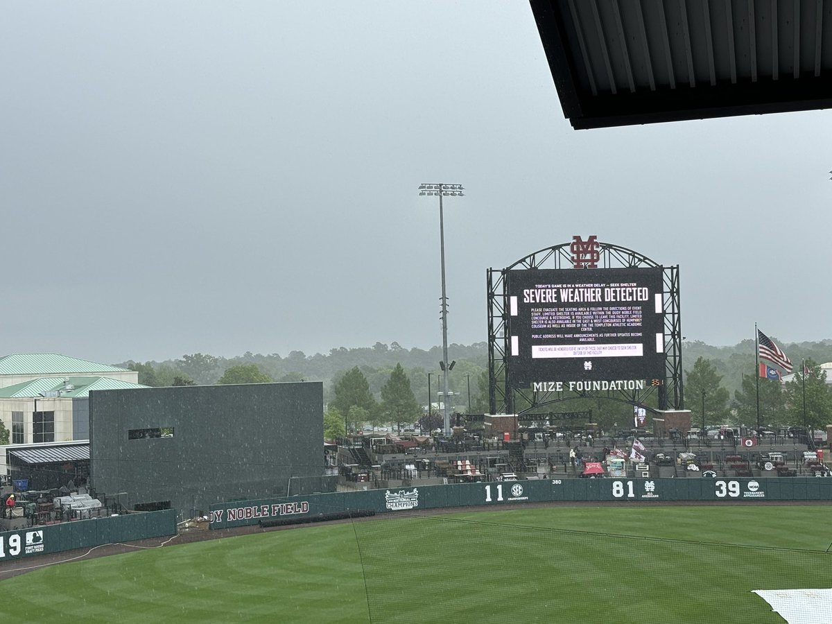 Things are not looking, promising at the Dude. The game is slated to start in just over an hour. #rain #baseball #superbulldogweekend