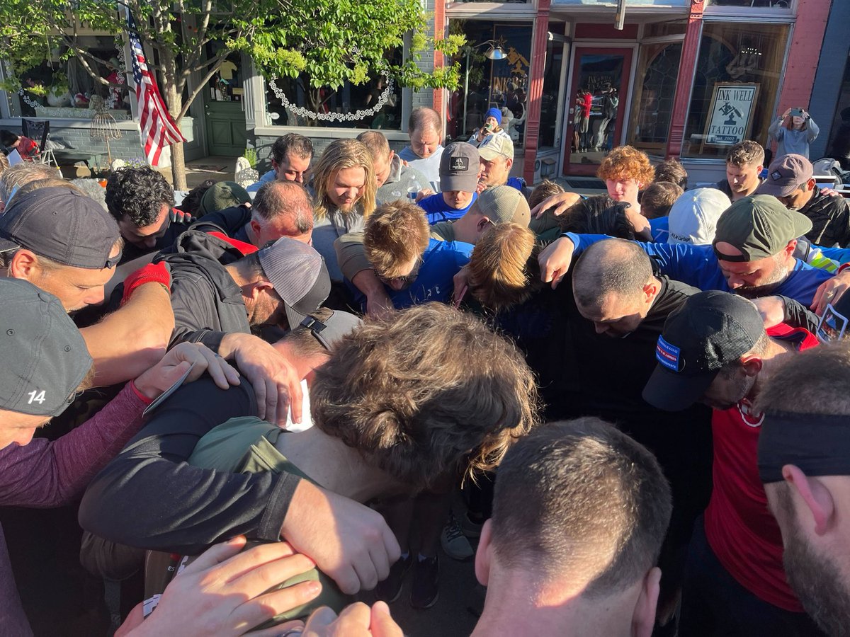 F3Louisville's tweet photo. HIGH. IMPACT. MEN. 130 Pax on Main Street in downtown La Grange, KY for Spring Convergence 2024. Best part was raising $7,500 for the Institute for Shelter care. Many thanks to @LaGrangeKY &amp; all those who supporting this amazing morning. https://t.co/u5iibvYHkx