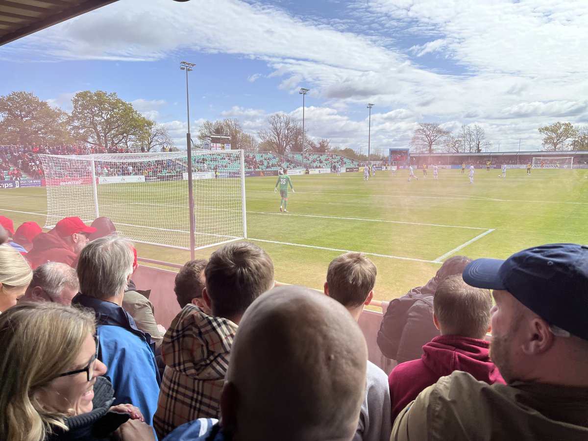 geoffclphm's tweet photo. Solihull Moors v York City. Staying up! #YCFC #ForzaYork https://t.co/FrmcDJzQjU