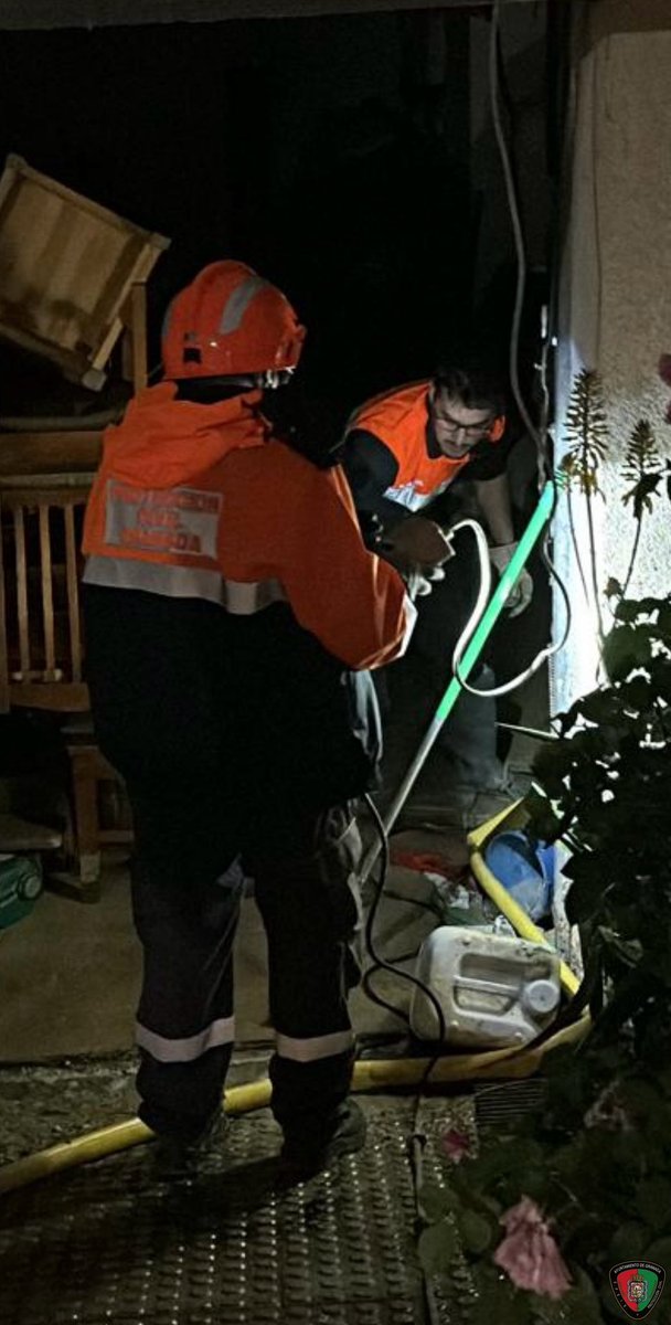 pcivilgranada's tweet photo. Continuamos trabajando en #Lachar y #Cijuela junto @BomberosGranada, varios garajes inundados 💧
#estamosporti🧡 https://t.co/QNuCaLNQOv