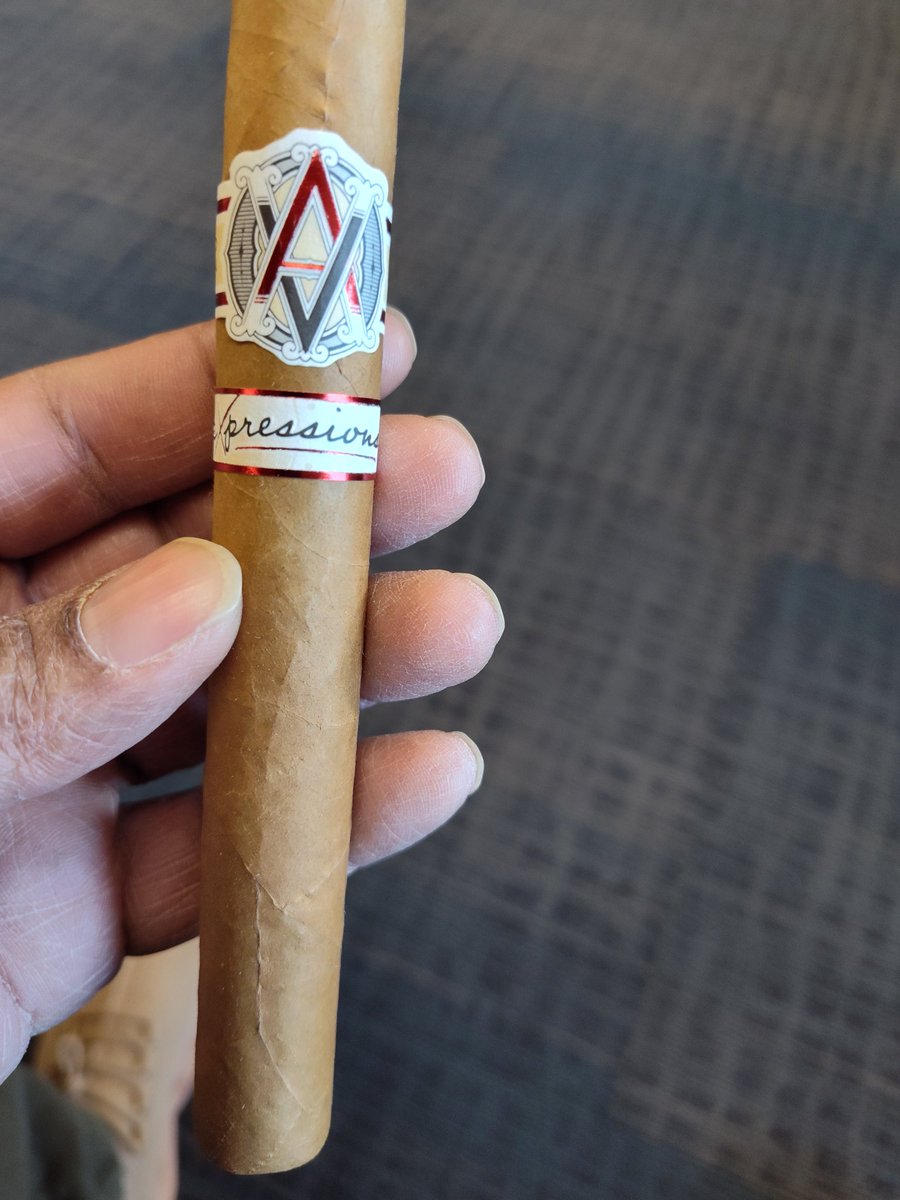 Let's try #cigars the new Avo expressions #pssita #Botl