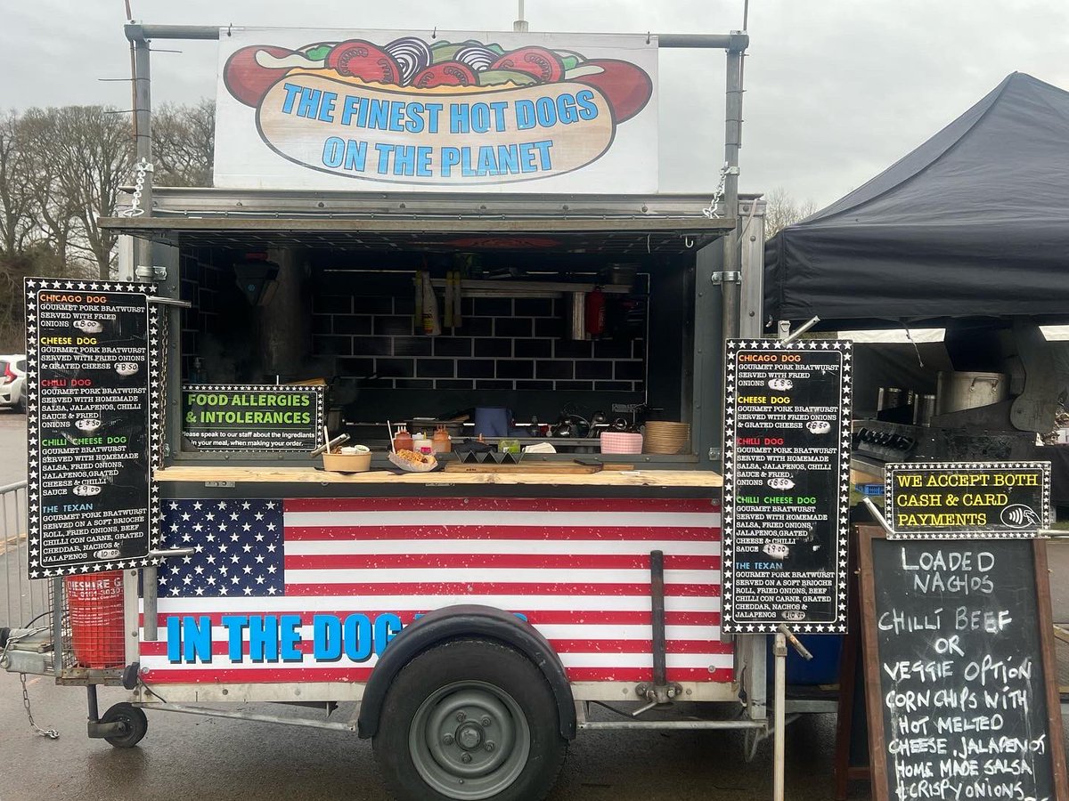#sunday <a href="/_inthedoghaus/">In The Dog Haus</a> <a href="/_makersmarket/">Makers Market</a>  #sale #trafford #sale #cheshire  #artisanmarket #thefinesthotdogsontheplanet #thebestchillibeefandveggienachosonearth #meltedcheeseeverywhere #freefrieswithallourdogs