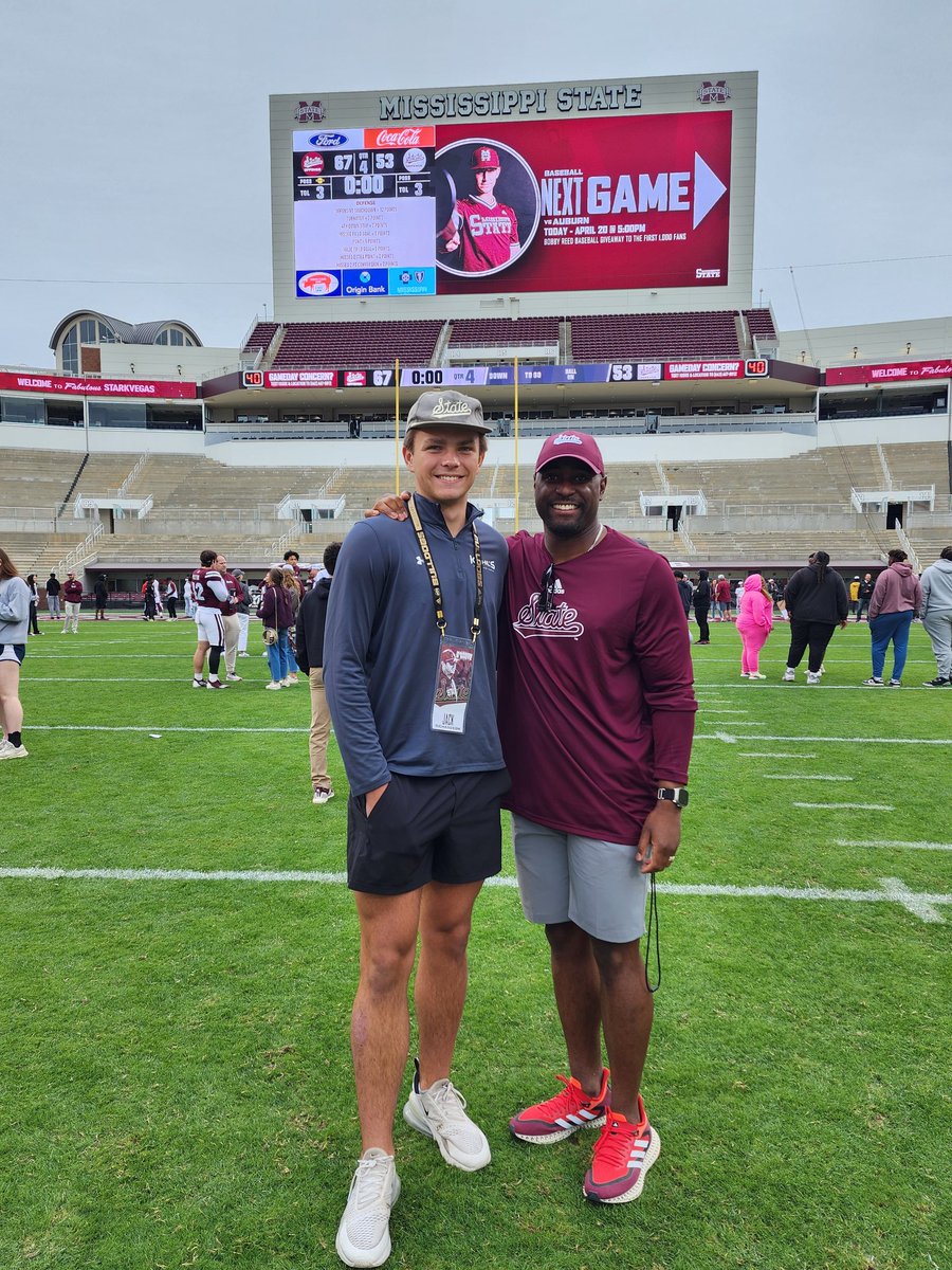 n5vei's tweet photo. Mississippi State Committ Jack Richardson (#95 Madsion Central c/o 25) with MSU Special Teams Coach Odom
#hailstate #msu #Mississippi #msstate #msstatefootball #specialteams #95 #mcjagsfootball https://t.co/jHuYfUmL8O