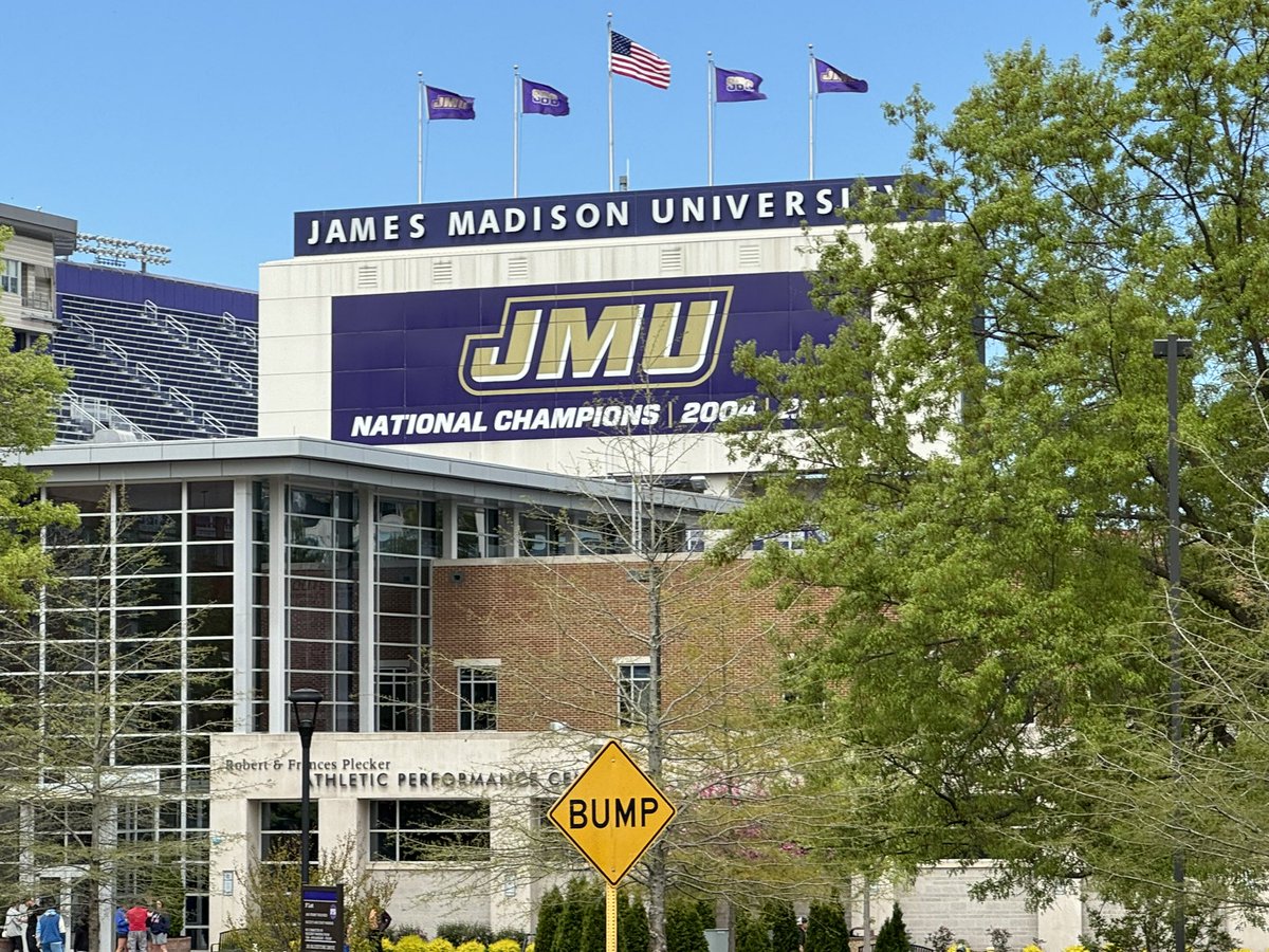 Had a great time back on campus at JMU today!! Thank you @coachdc34 for the invite!! Also ran into my DE coach at Marian, Coach McHugh who is a JMU alum!! @CoachSparber @CoachBobChesney