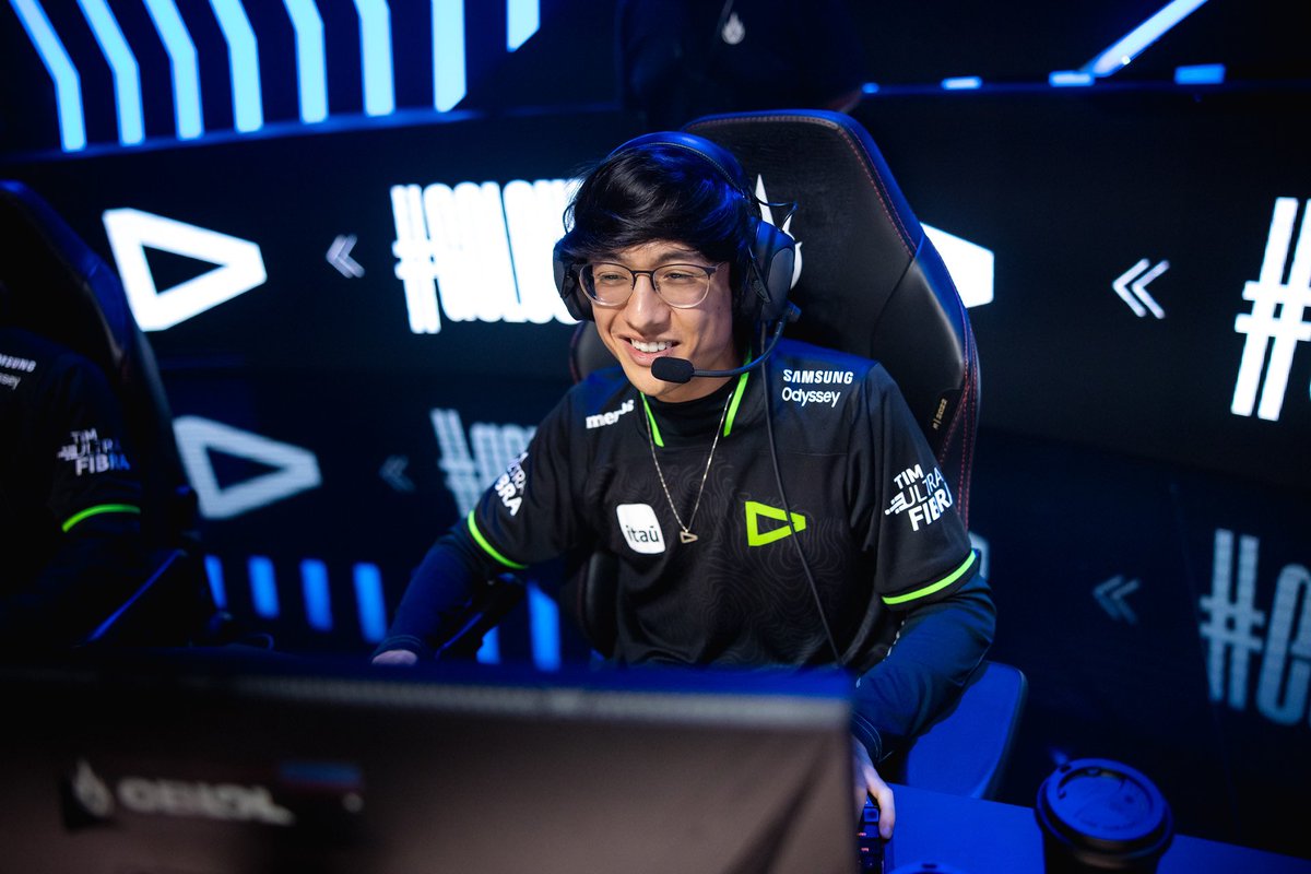 luisshowtana's tweet photo. Sem mais delongas.

Tinowns já é indiscutivelmente o melhor e maior mid laner da história do CBLOL.

HEXACAMPEÃO. https://t.co/H7peRFDoCn