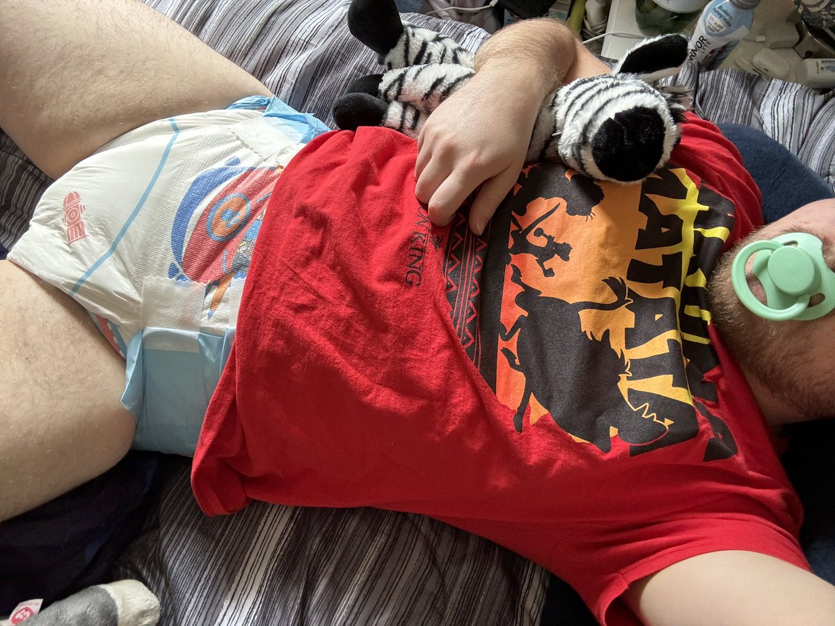 SheppyBen's tweet photo. Ready to relax with some games and snacks for the evening, happy 4/20! https://t.co/vKHNgvrdNT