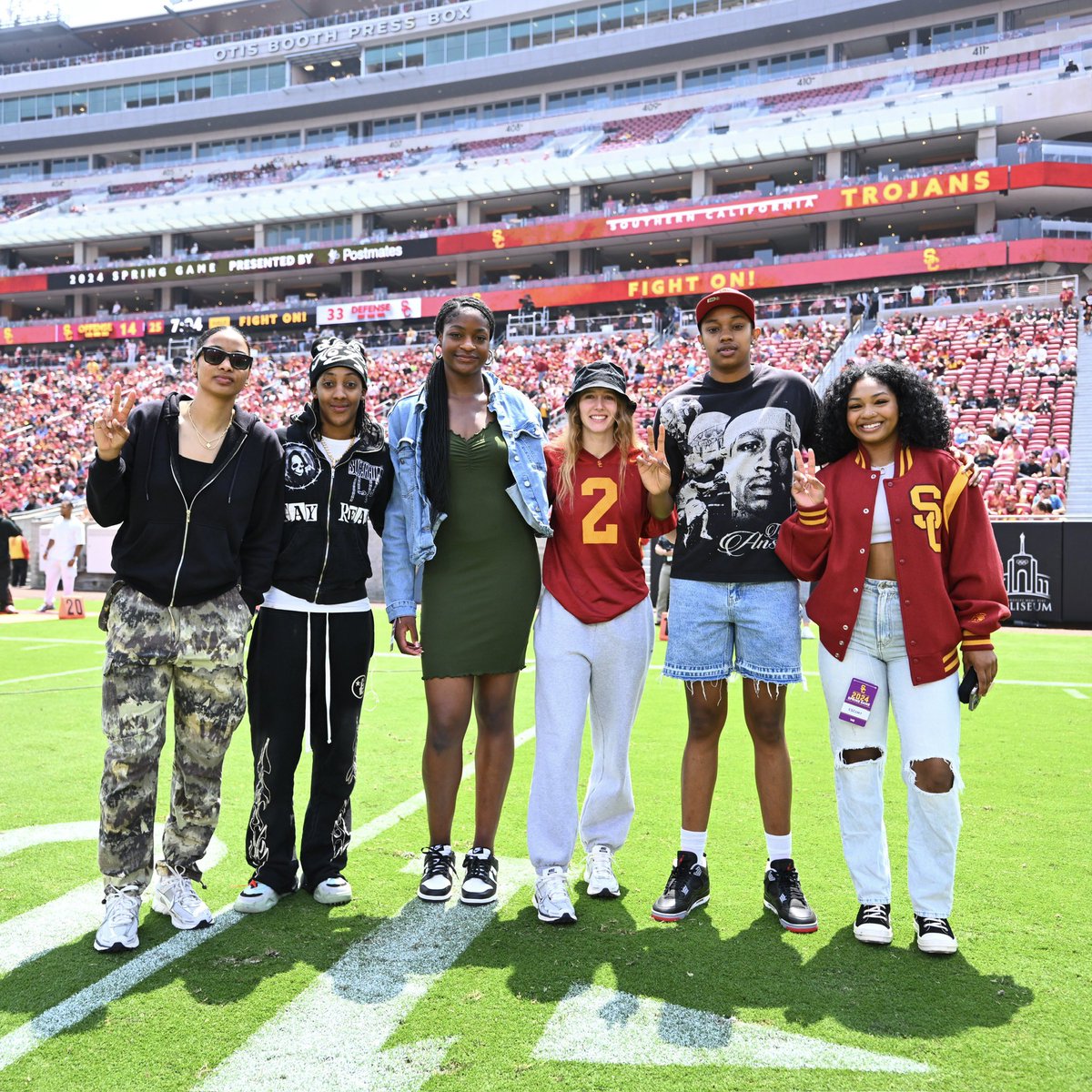 Pulled up to the Coliseum to check out the @uscfb Spring Game today! ✌️