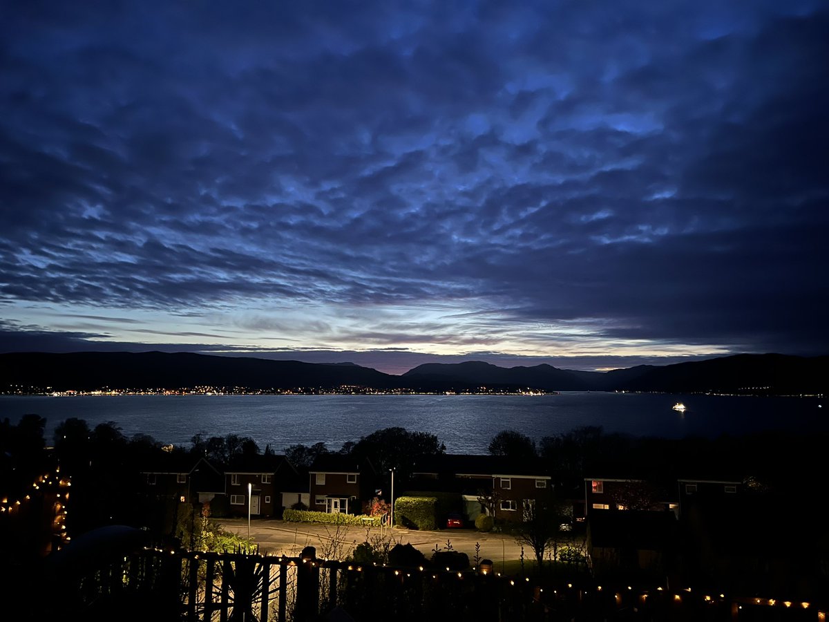 'Stunning sunset tonight, followed by some beautiful shades of blue'

Thanks to @weemoq for the photos 📸

Discover Inverclyde 👇
discoverinverclyde.com

#DiscoverInverclyde #DiscoverGourock #Gourock #Scotland #ScotlandIsCalling #VisitScotland #ScotlandIsNow