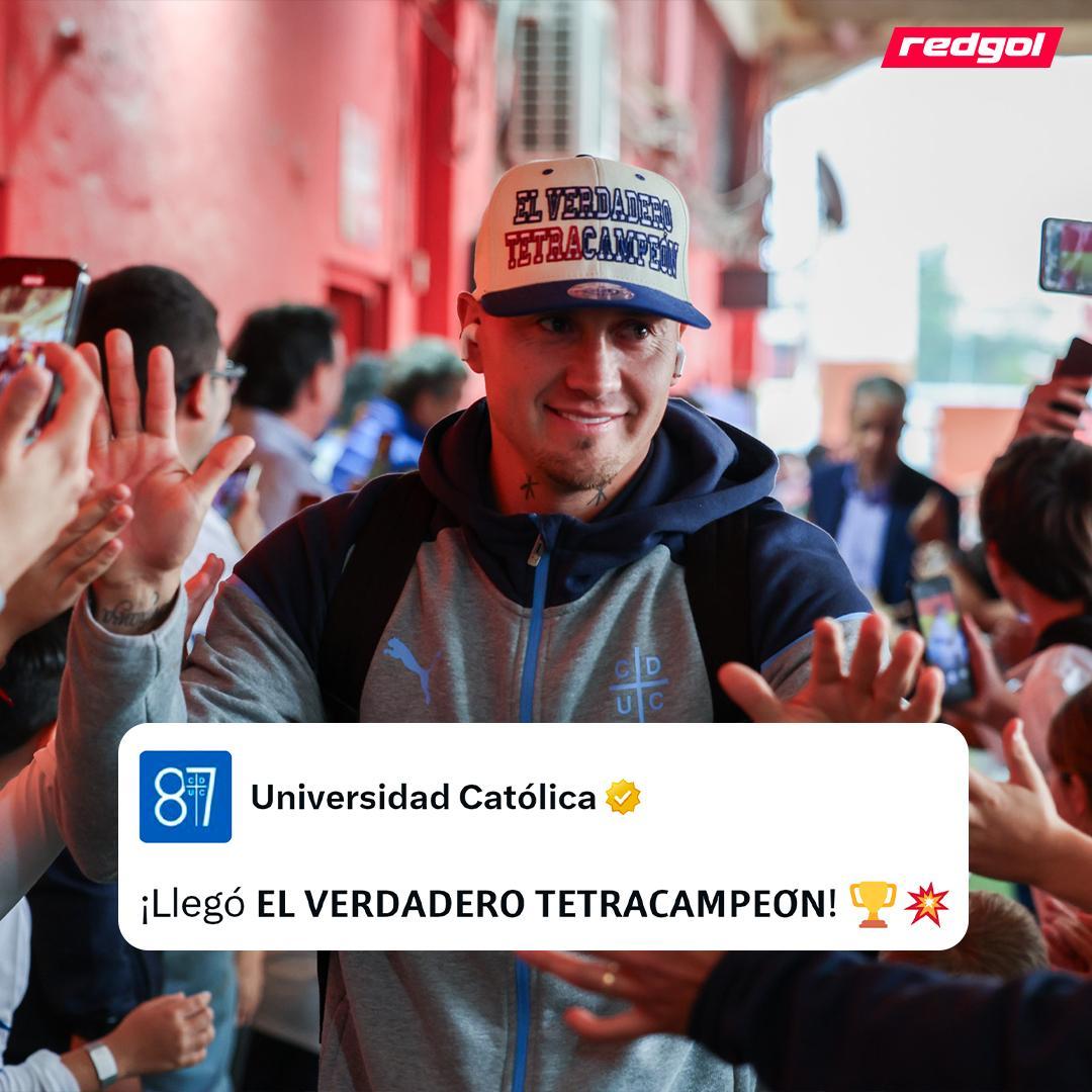 ¡En la UC ya palpitan el clásico contra Colo Colo! 😳⚔️ Con este mensaje, los cruzados anunciaron la llegada de sus jugadores al Estadio Santa Laura. ¿Qué tal, Redgoler@s? 🤨 📷: @cruzados