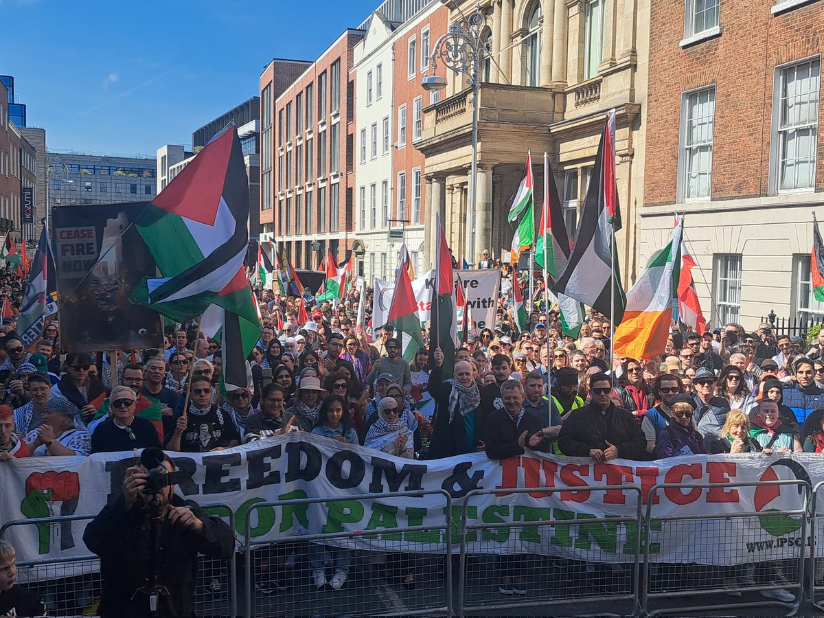 🇵🇸 The view from the stage at our @ipsc48 national demonstration for Palestine today. Our solidarity with the Palestinian people is unbreakable! #FreePalestine 🇵🇸