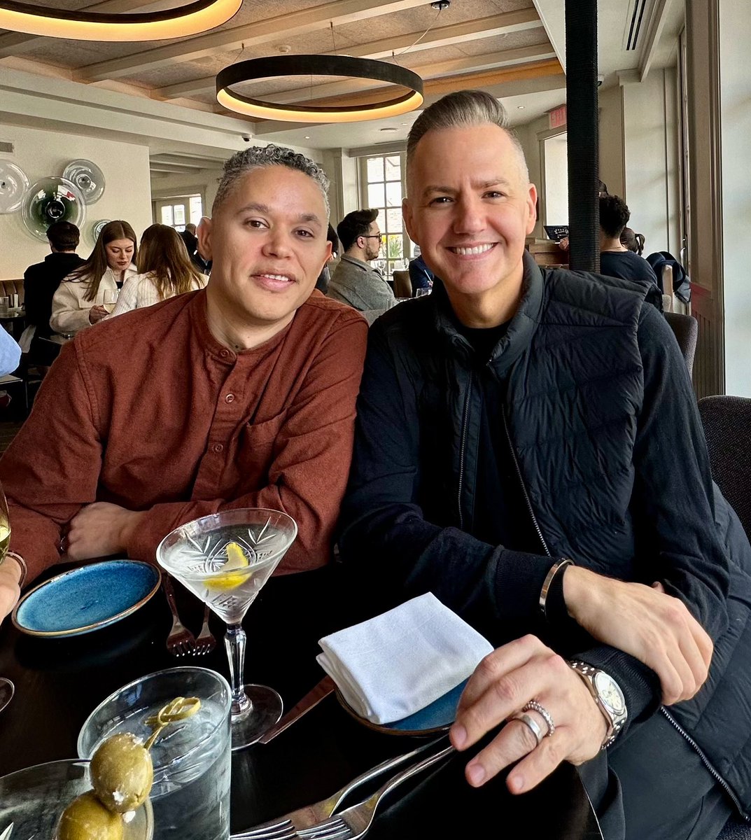 Saturday brunch in Greenwich with my love @dr_wgarcia. 🍸 Spring is trying its hardest to bloom 🌸 , but it’s still chilly outside (hence the puffy vest). Hope you’re doing something equally fab. 🥰