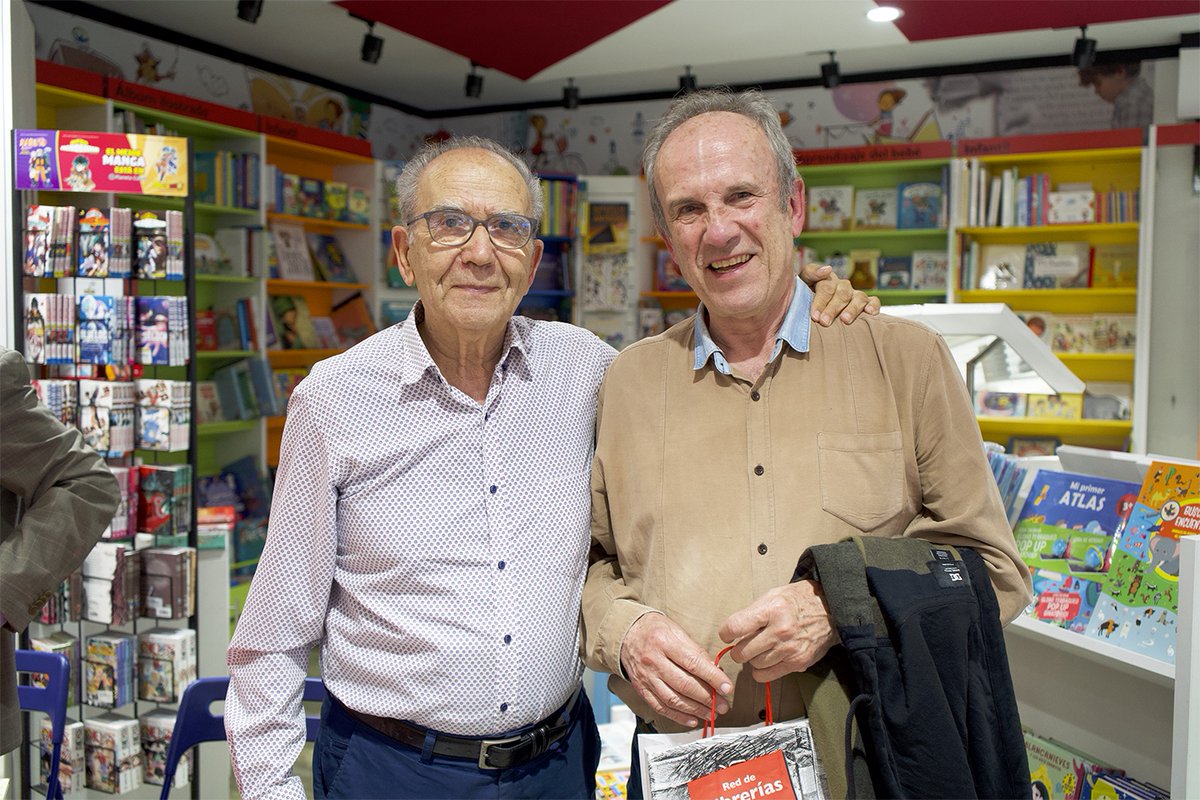 El pasado viernes 19 de abril, se llevó a cabo la presentación del libro 'Compasión y atención plena' (Editorial San Pablo) en la librería ubicada en la plaza Jacinto Benavente (Madrid). ¡Les compartimos algunas fotos del evento!