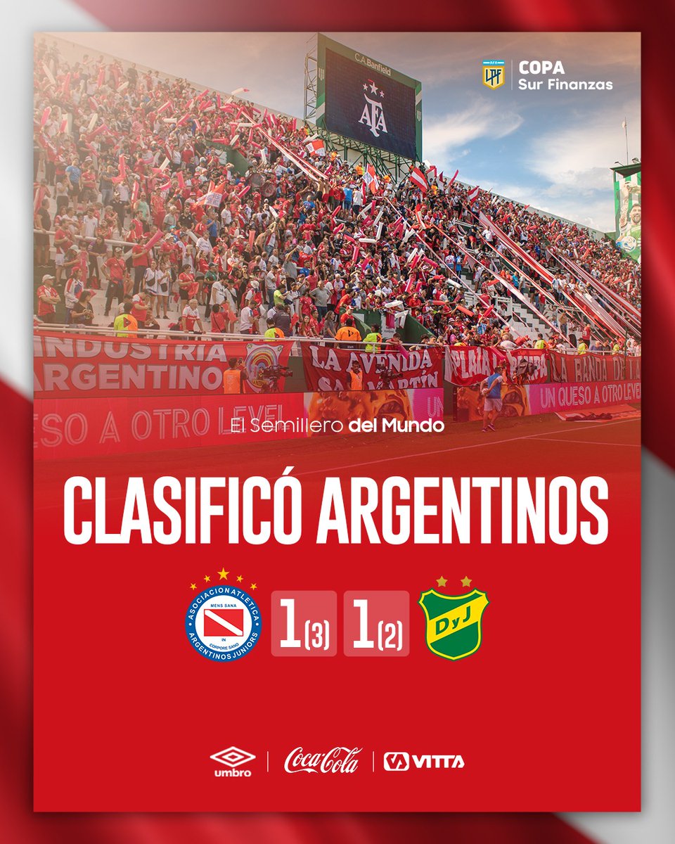 AAAJoficial's tweet photo. #AAAJ YOOOOO ME ENAMOREEEE DE ARGENTINOS, ME ENAMOREEEE ♥️ https://t.co/XbgifpZTtk