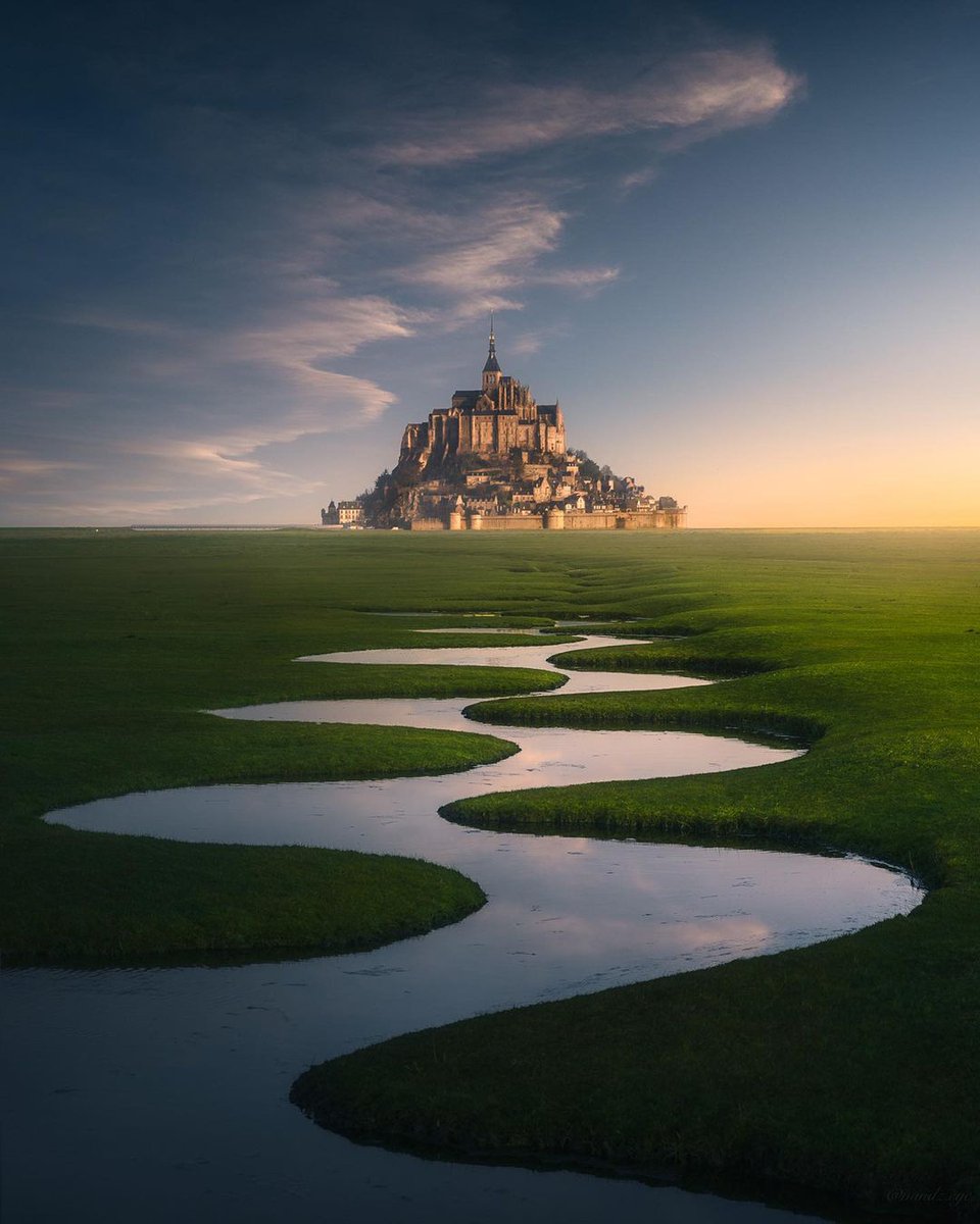 Matt_Pinner's tweet photo. The surreal beauty of Mont Saint-Michel https://t.co/papoNtrJES