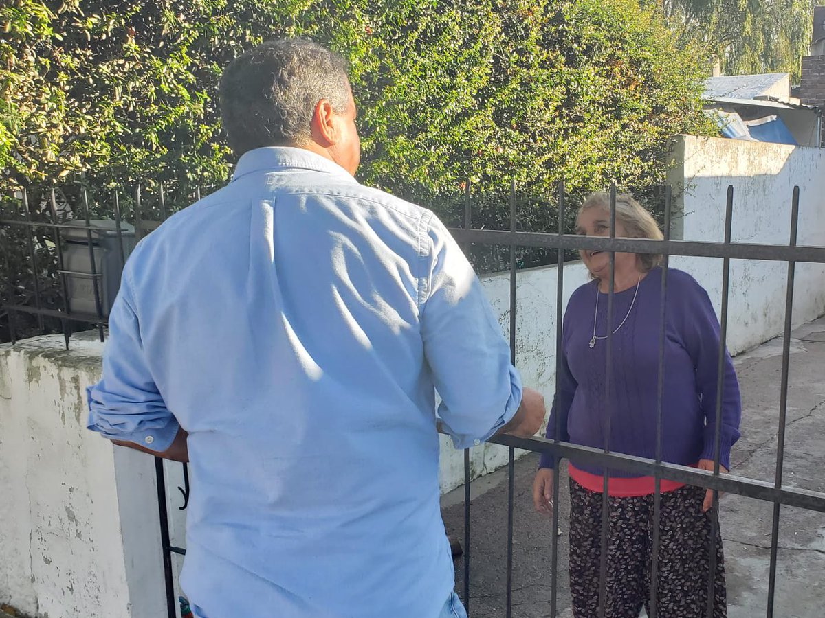 Sábado recorriendo Maldonado Nuevo con los compañeros. Conversando con los vecinos, escuchándolos e invitándolos para el gran lanzamiento de campaña el domingo 28 en Los Coronillas. Agradecidos por el recibimiento y el cariño. Vamos por más y mejor Maldonado para todos!!!