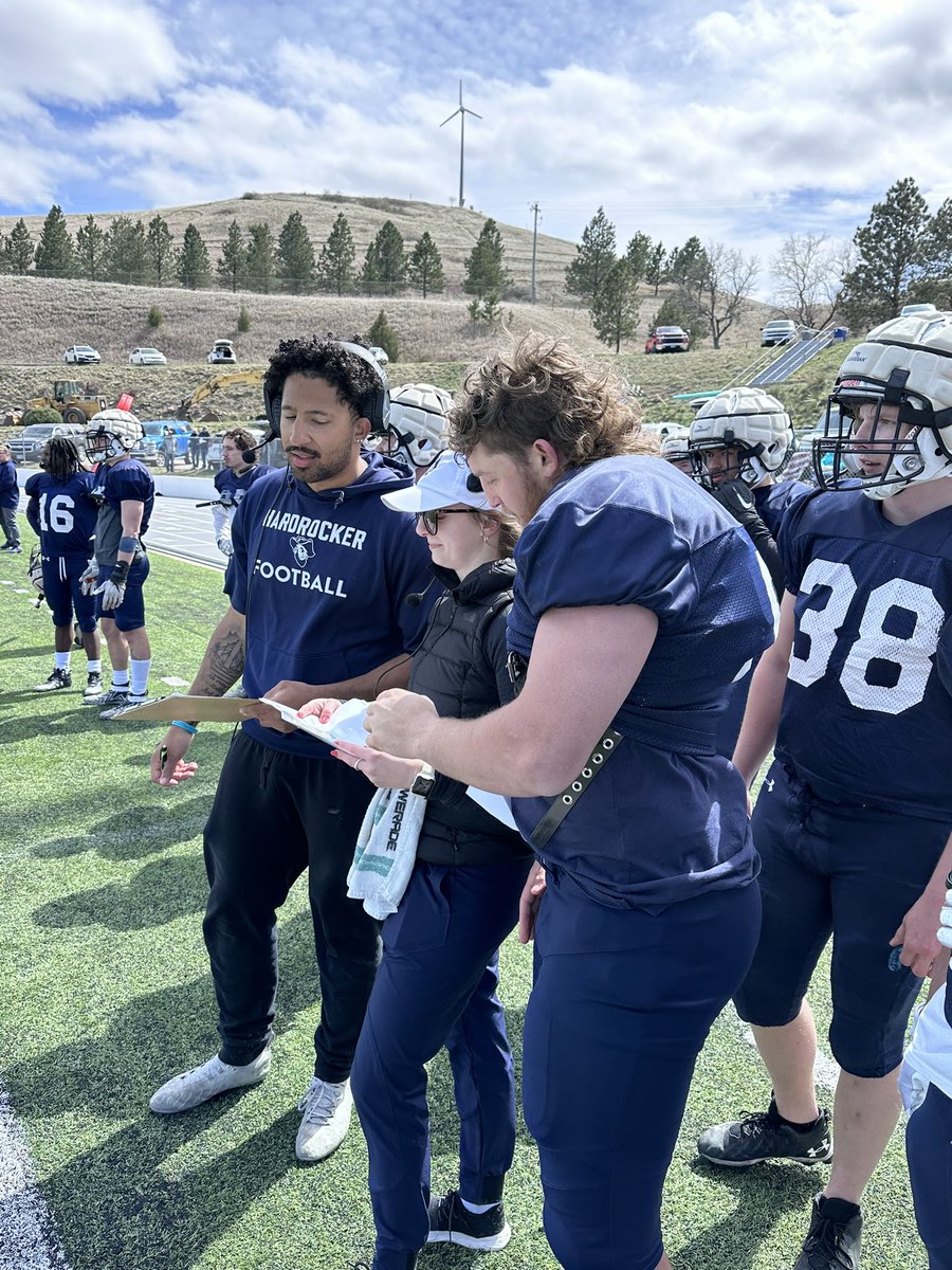 It was a battle of the ATCs for the final quarter of @HardrockerFB spring scrimmage! Great day to wrap up the spring season. #TheHardrockLife