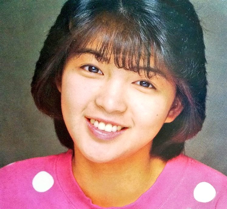 toka_sato's tweet photo. 4月21日
志村香ちゃんデビュー記念日🎉
デビュー曲“曇のち晴れ”
#尾崎亜美 サン作の“名曲”😆
☁くぅもりぃ…のち…はれぇ~ ♪☀
彼女の声も、歌い方もマッチした、とっても可愛いぃ歌😍
ジャケットの内側の写真😍
ええなぁ♪
#志村香
#尾崎亜美 #POINTS2
#1985年デビュー https://t.co/YegVk7HKqb
