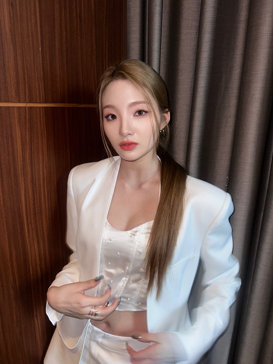 tribedaloca's tweet photo. [#켈리🦥]
오늘도 좋은 하루 보내요🌊🏖️

#트라이비 #TRI_BE #Kelly https://t.co/5rPcxqNxKc