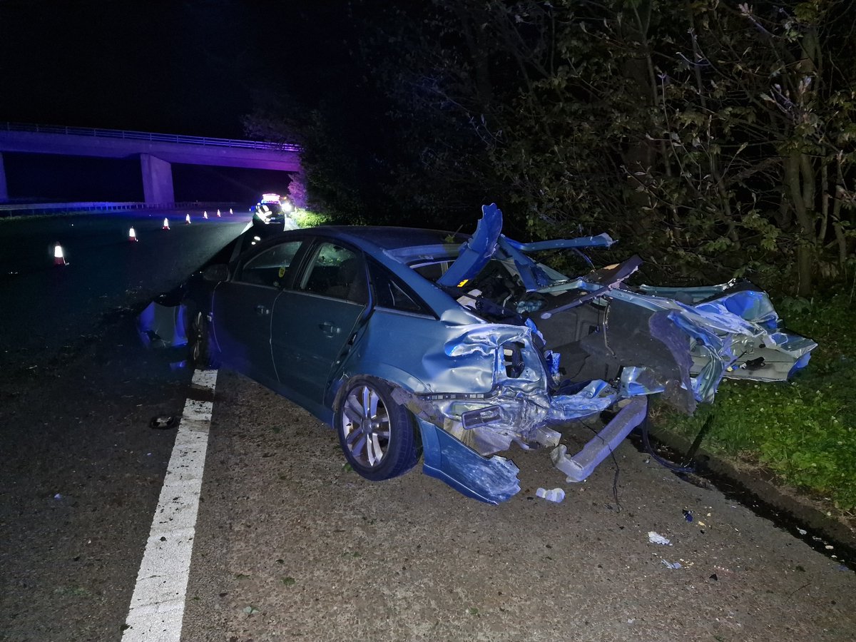 LancsRoadPolice's tweet photo. M6 Lancaster a Vectra was left in lane 1 unlit
It was struck by a coach full of passengers
Despite the picture the coach damage was minor and no injuries
Driver initially not found but #HZ35 found them nearby
Arrested for drink drive and dangerous driving
#T3RPU #Fatal5 https://t.co/0cjezfUgzu