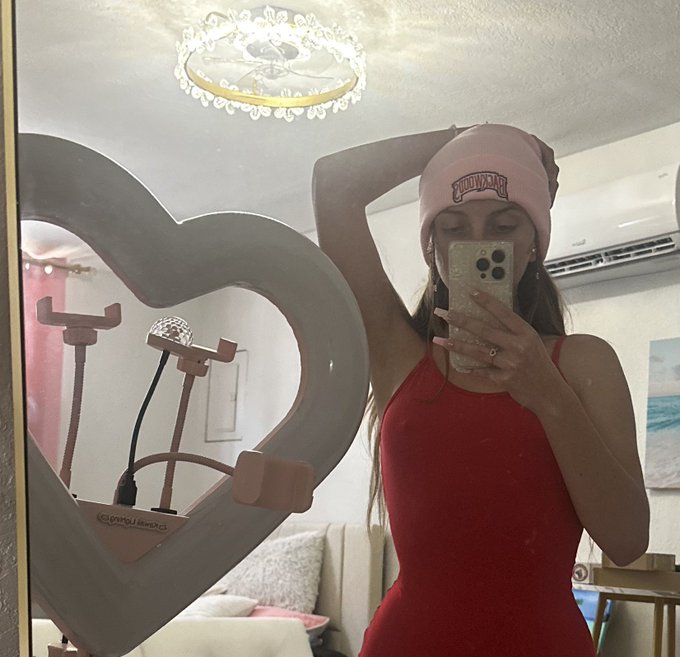 Let&rsquo;s Text, Call, and FT ❤️ https://t.co/u60hbyV2hp 🥰 https://t.co/2B3futH6C4