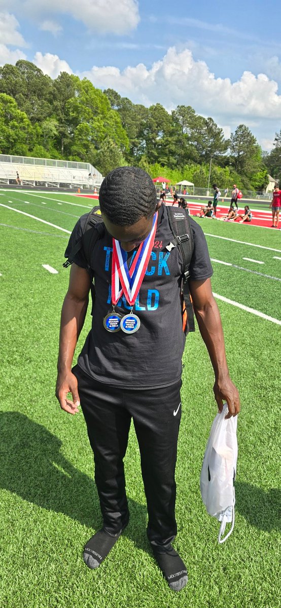 CoachFlournoy's tweet photo. Congrats to @CollinHen51 on his 1st place 100m (10.95) and 3rd place 200m (22.14). Punched his ticket to Sectionals #ALWAYSGOD #DEMHERITAGEBOYS https://t.co/ExLnizuhqF