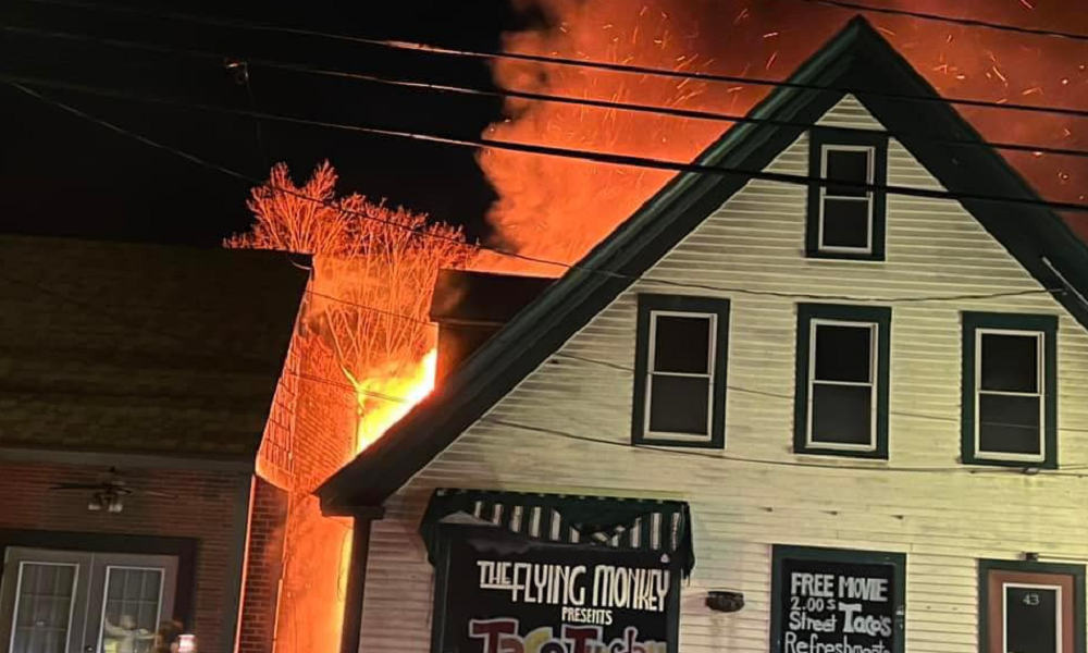 ferozwala's tweet image. #Breaking 
Fire engulfs #FlyingMonkey theater in #Plymouth, New Hampshire 

bnonews.com/index.php/2024… 

A large fire has broken out at ‘The Flying Monkey’ theater in Plymouth, New Hampshire, according to officials and witnesses. A concert was taking place at the time.

The fire