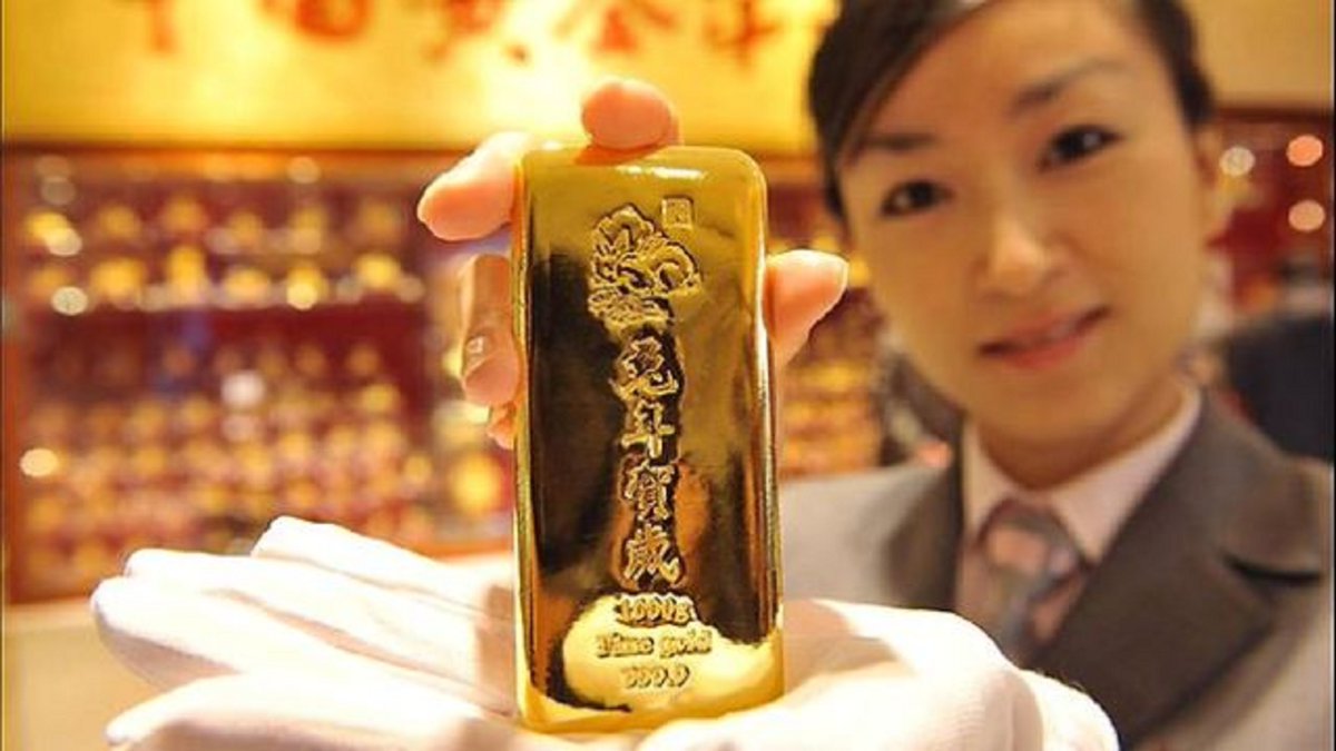 #Gold’s rise to all-time highs above $2,400 an ounce is being propelled by unrelenting Chinese demand from retail shoppers, fund investors, futures traders and especially the central bank bloomberg.com/news/articles/… via <a href="/markets/">Bloomberg Markets</a>