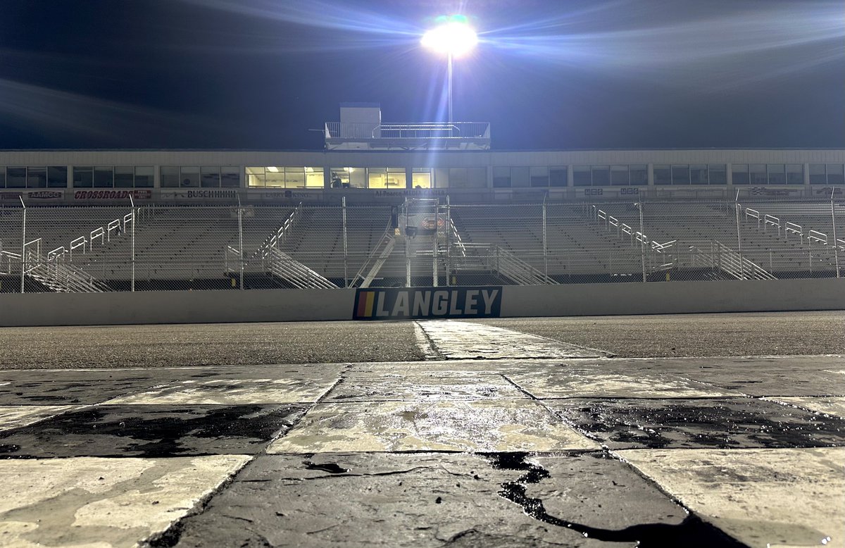 QUIET TRACK @LangleySpeedway cc: @jeff_gluck