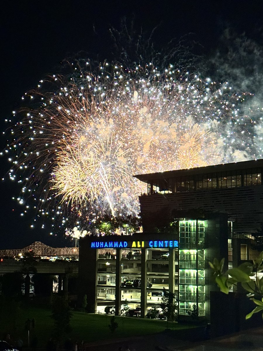 This is one for the history books - a night of Greatness. Thank you @KyDerbyFestival for an amazing Thunder Over Louisville!