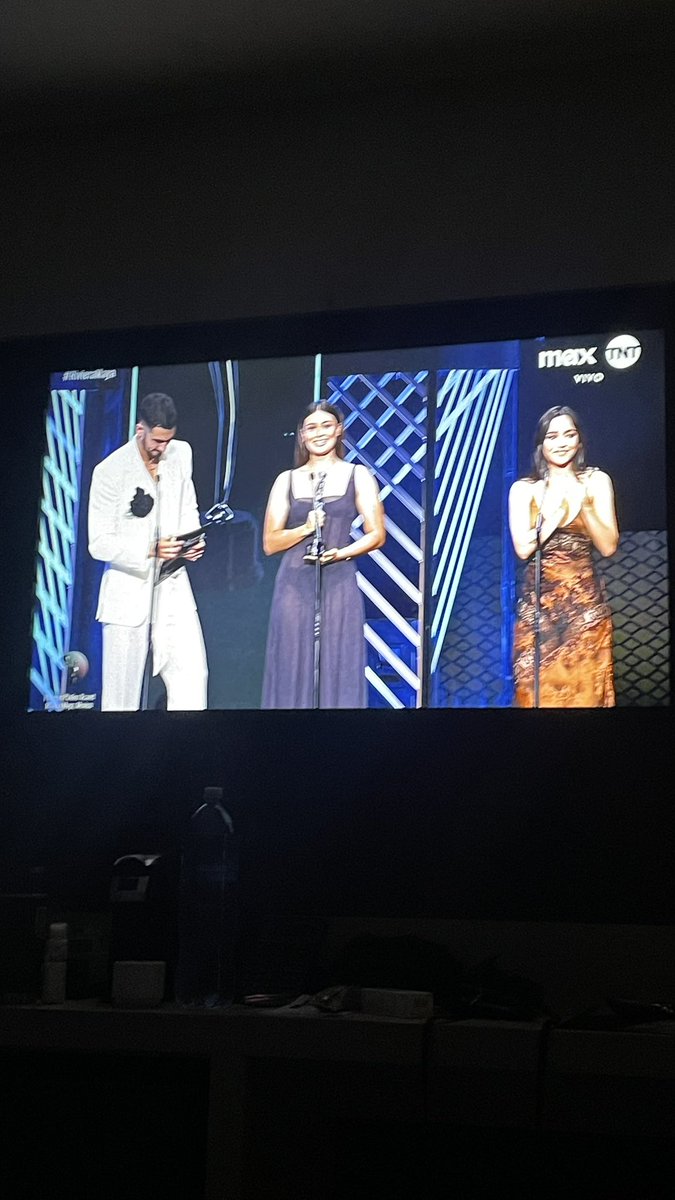Arii_Murray's tweet photo. Enciendo la tv y @CalleyPoche https://t.co/vB2w9lSFkG