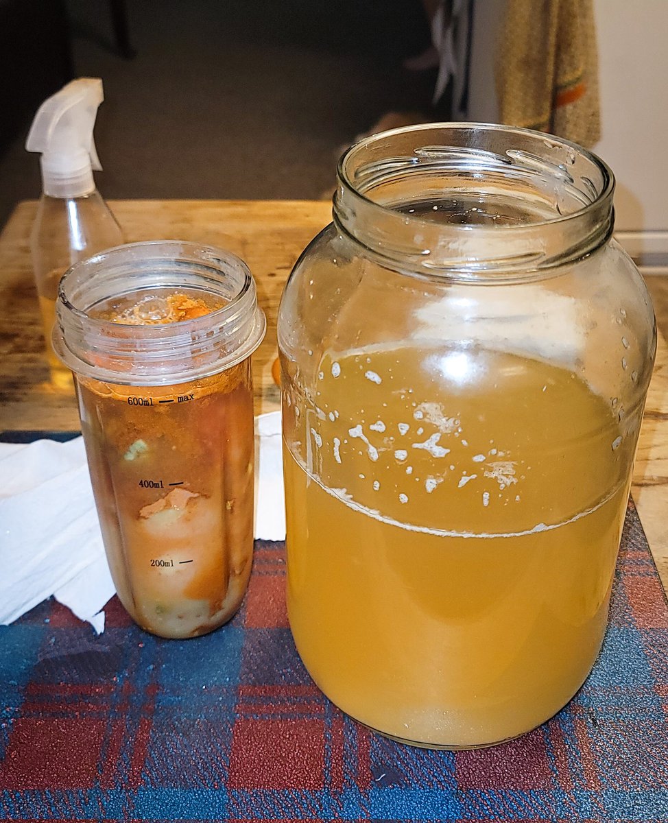 SplinteredMead's tweet photo. @Thekeksociety Fulvic acid, black walnut, Wormwood, lime, Turmeric, lemon peel extract, Cilantro, ginger smoothie! https://t.co/VCstxSpWwi