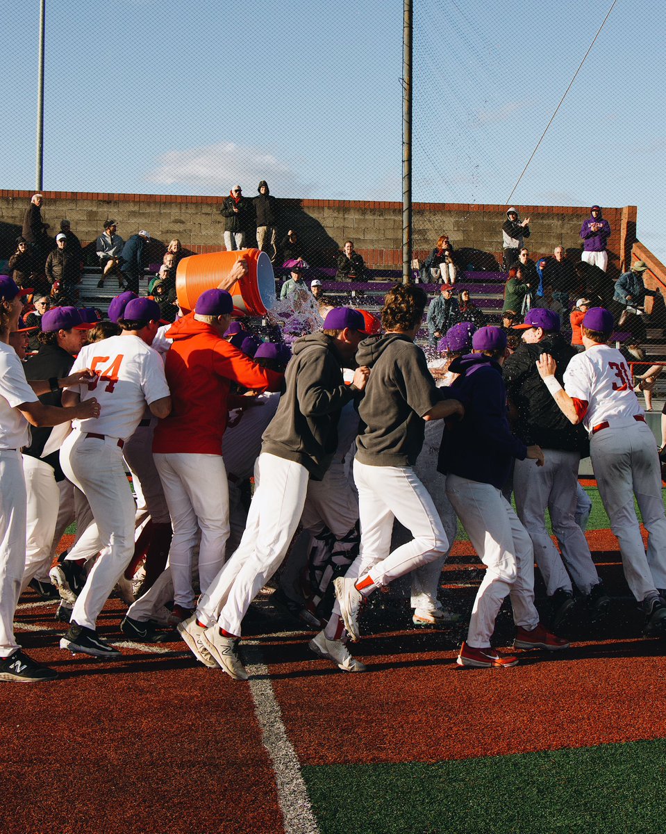 linfieldbsb tweet picture