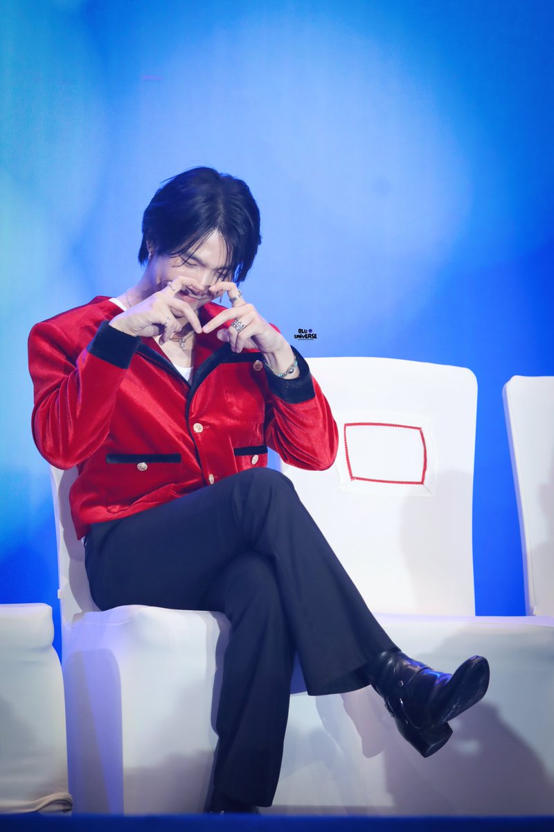 LUVE 💙

BUILD INFINITY OF LUVE
200424 #InfinityxJJChengFM
꒰ <a href="/JakeB4rever/">BIU.</a> #BuildJakapan ꒱
#bluuniversepic