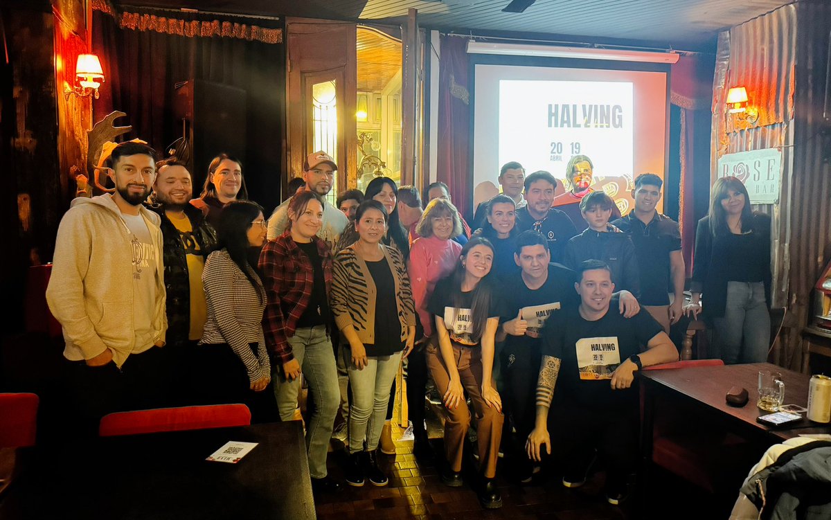 cesarvargas9420's tweet photo. #Halving2024 en el Fin del Mundo #Bitcoin pura energía ⚡️ en Rose Bar 🌹 https://t.co/3fJ0IMyp42