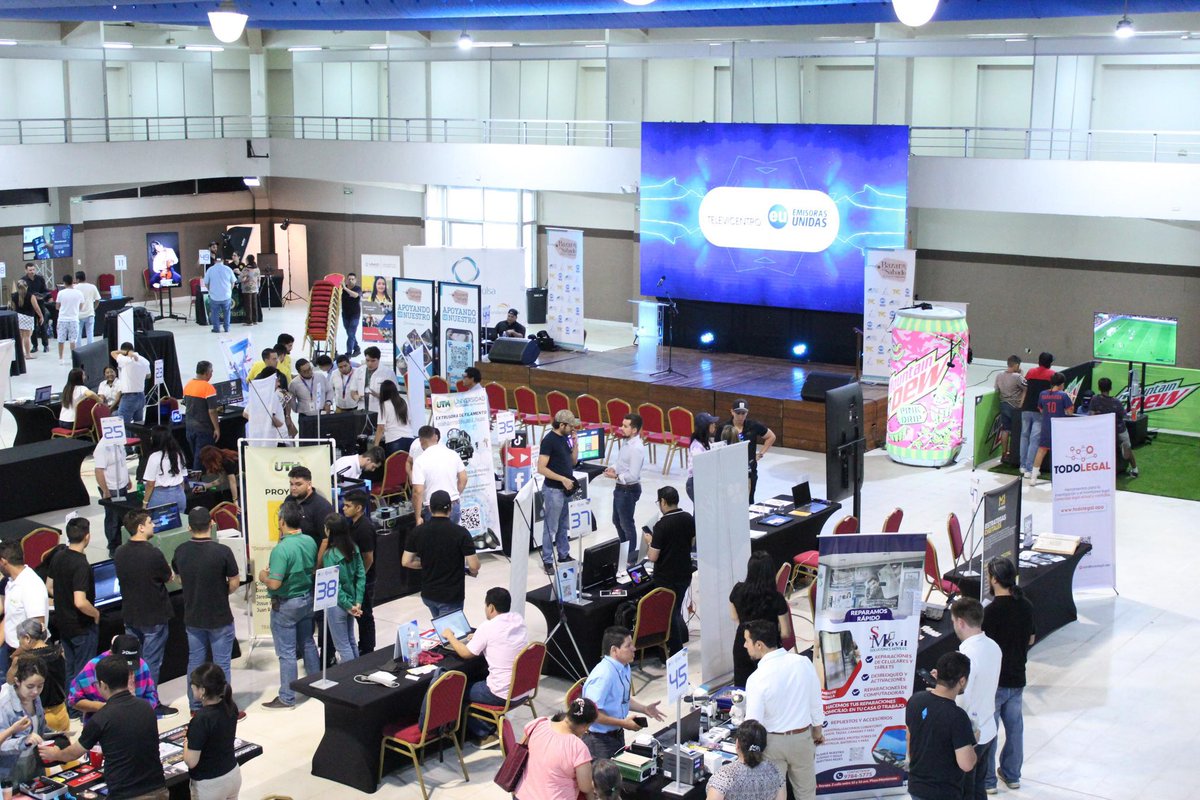 kqubain1's tweet photo. Alegres en la @CCICHN de apoyar el talento de nuestros emprendedores tecnológicos hoy con el #BazarTech Nuestra gente tiene talento, solo necesita un impulso para salir adelante. Gracias a los patrocinios de empresas afiliadas tres fueron beneficiados con capital semilla. https://t.co/bbsxtSF3gF