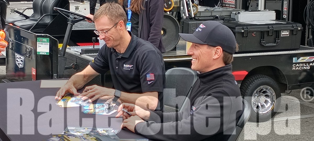 Dear Santa ...
All we want is to win !!
#Ganassi 
#CadillacRacing 
@BourdaisOnTrack
@Rengervdz
@CGRTeams
#IMSA 
#200mphBeachParty  #LongBeachGrandPrix 
#Autoracing 
#GTRacing 
#Michelin
#AGPLB
#LongBeach
#Motorsport
#California
#IndyCar
#SRO
| #Racesherpa