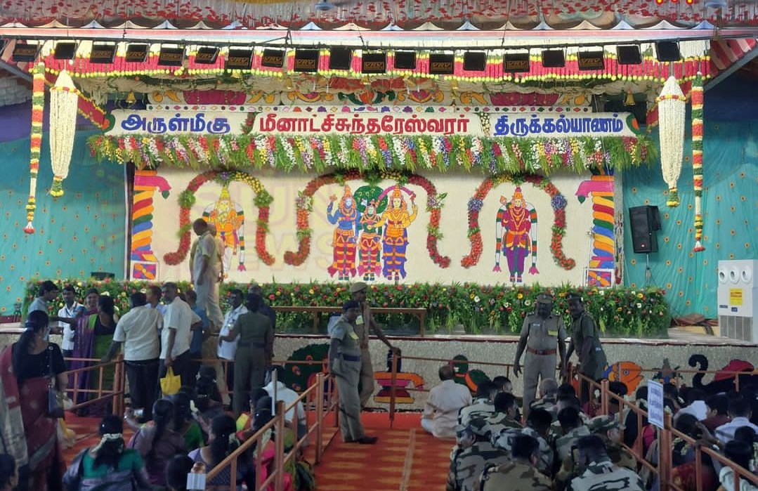 இன்று காலை 8.35க்கு மேல் 8.59க்குள் 💯✨
மதுரை பேரரசி மீனாட்சி - 🙏சுந்தரேஸ்வரர் திருக்கல்யாணம்... All set 😉

#VidaaMuyarchi #Ajithkumar #ChithiraiThiruvizha #MaduraiMeenakshiAmmanTemple  #Madurai