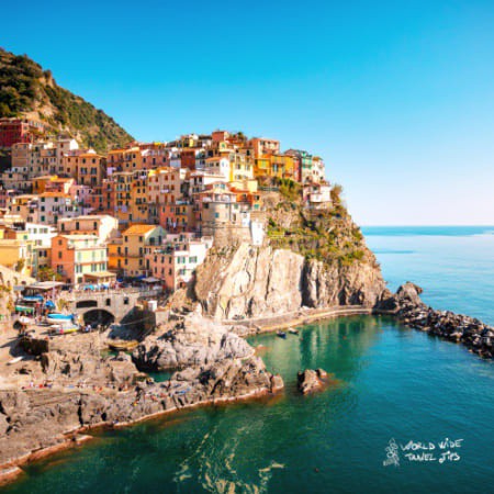 Italian food is tasty and great and besides the traditional Italian food, you will find here seafood! Read more 👉 lttr.ai/ALKYK #CinqueTerreThings #Worldwidetraveltips #Traveltips #Travel #FullDisclosureDisclaimer #StPeterSChurch #CarafeBoughtDirectly