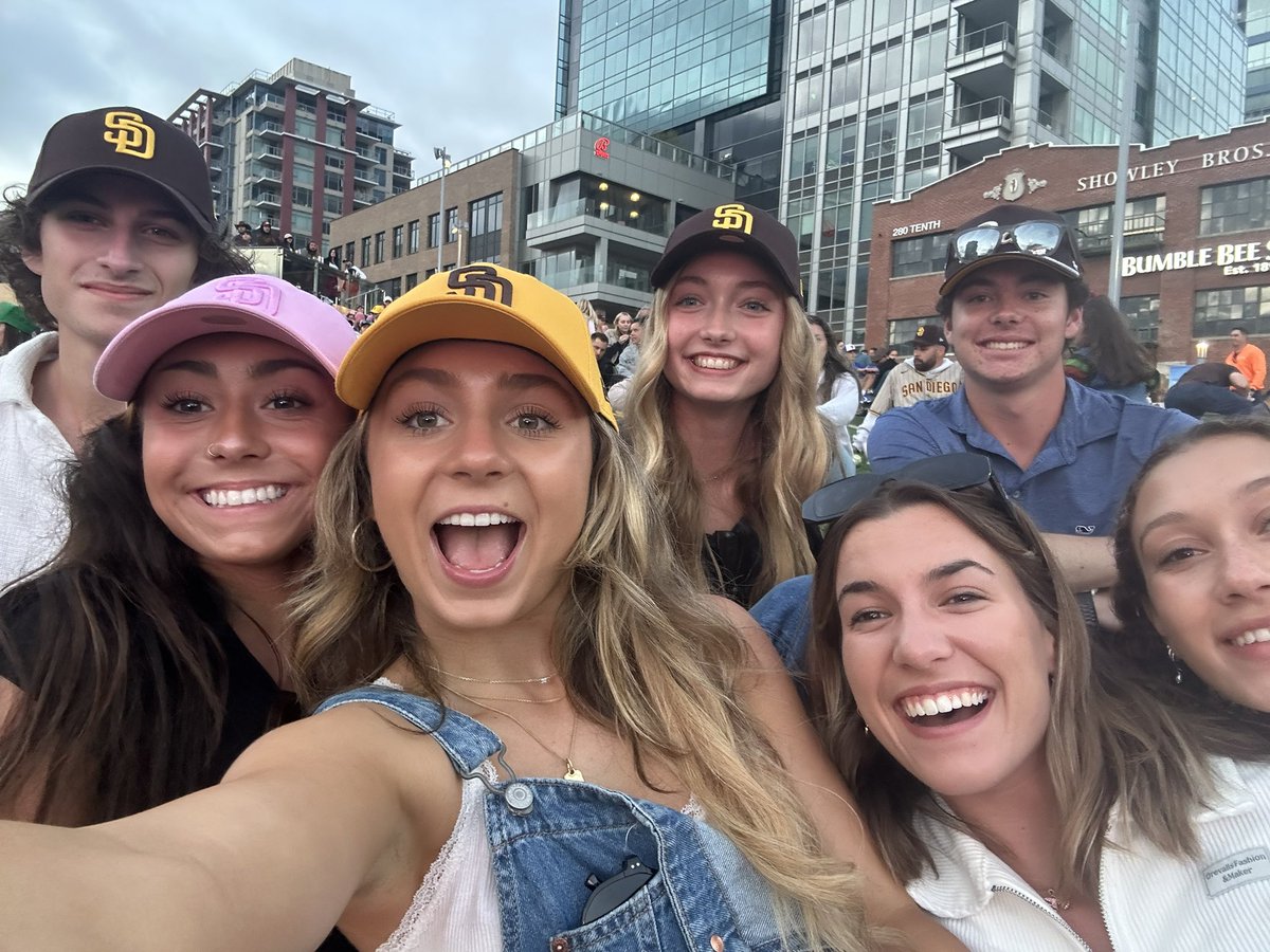 @ the Padres!
#FortheFaithful