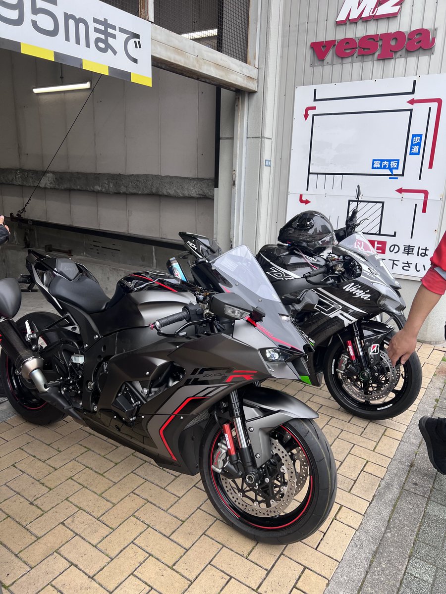 我が家にもう一台の10Rが仲間入りした。