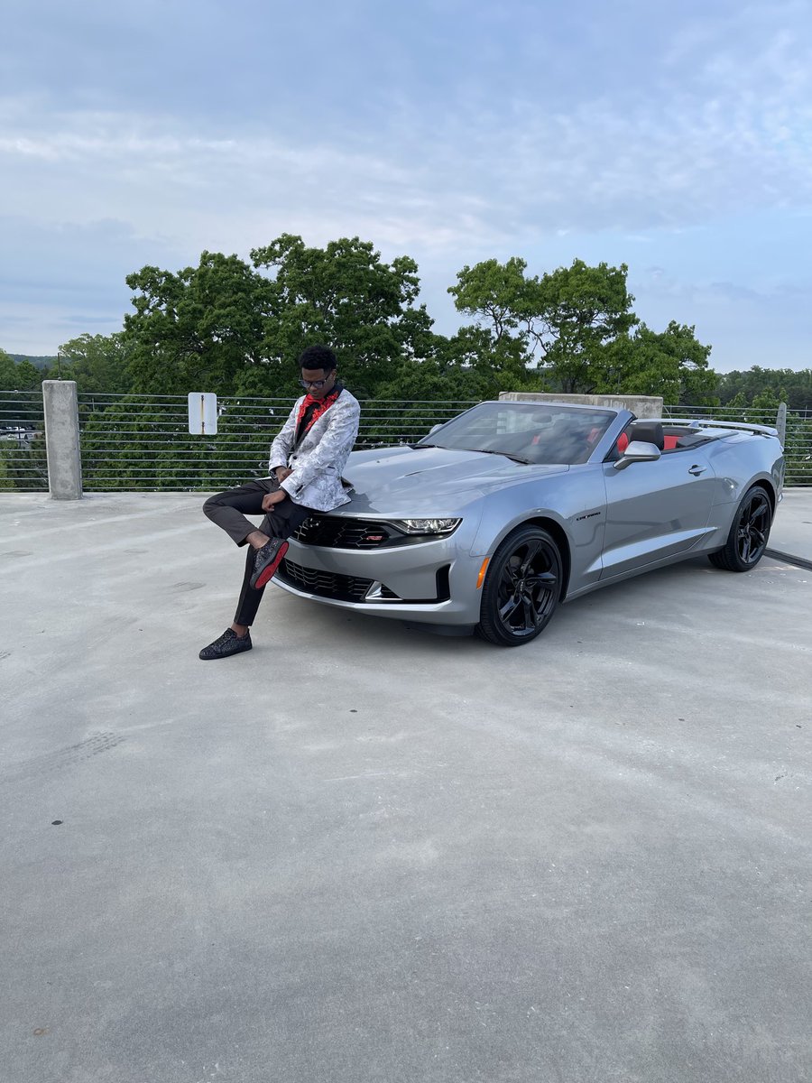 Lioness_luvv's tweet image. #SeniorProm24 🔴🔵🪙